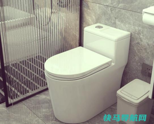 马桶前方距离多大坐着才舒服？马桶水箱的两个按钮有什么区别
